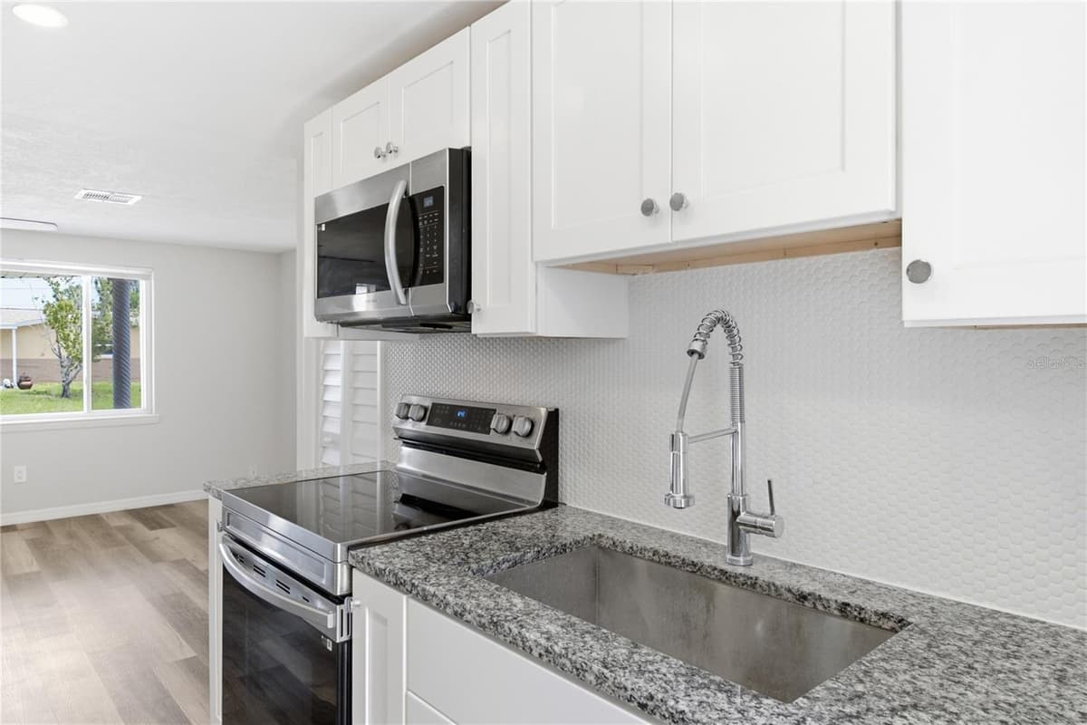 4810 GUARDIAN AVENUE — photo 12 of 37