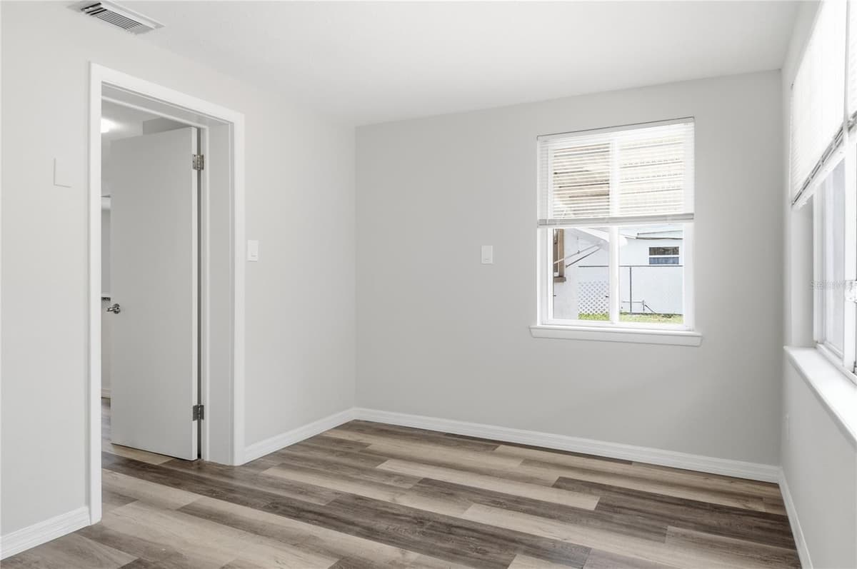 4810 GUARDIAN AVENUE — photo 22 of 37