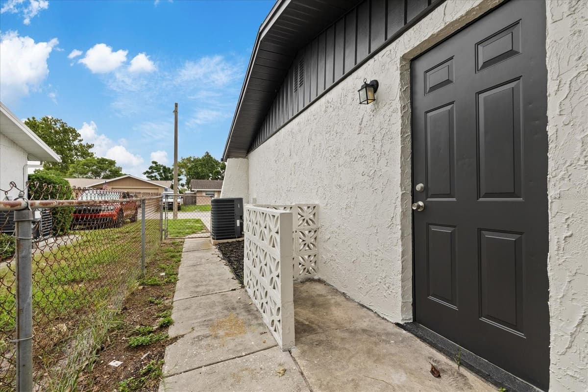 9401 GLEN MOOR LANE — photo 38 of 44