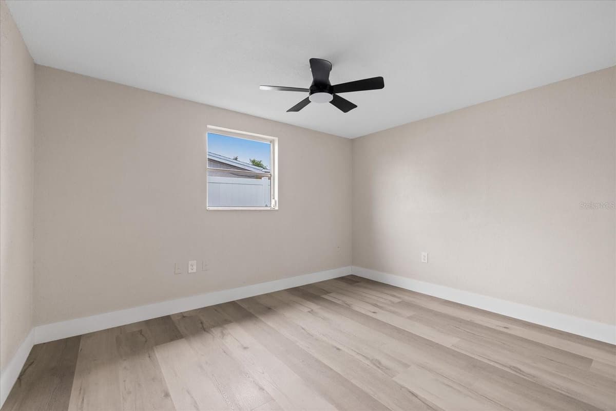 9401 GLEN MOOR LANE — photo 16 of 44