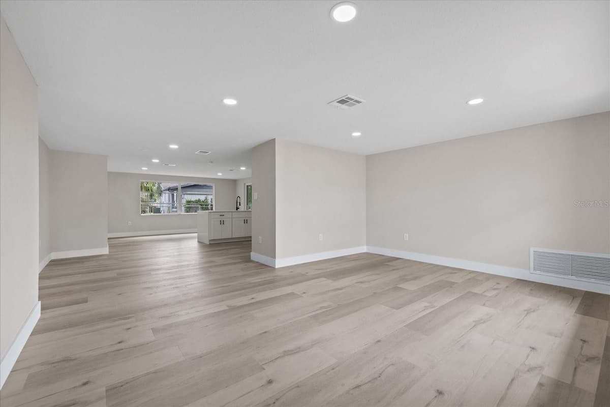 9401 GLEN MOOR LANE — photo 10 of 44