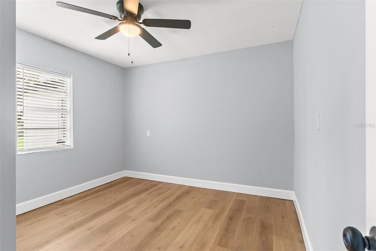 606 WIGGINS ROAD — photo 15 of 33