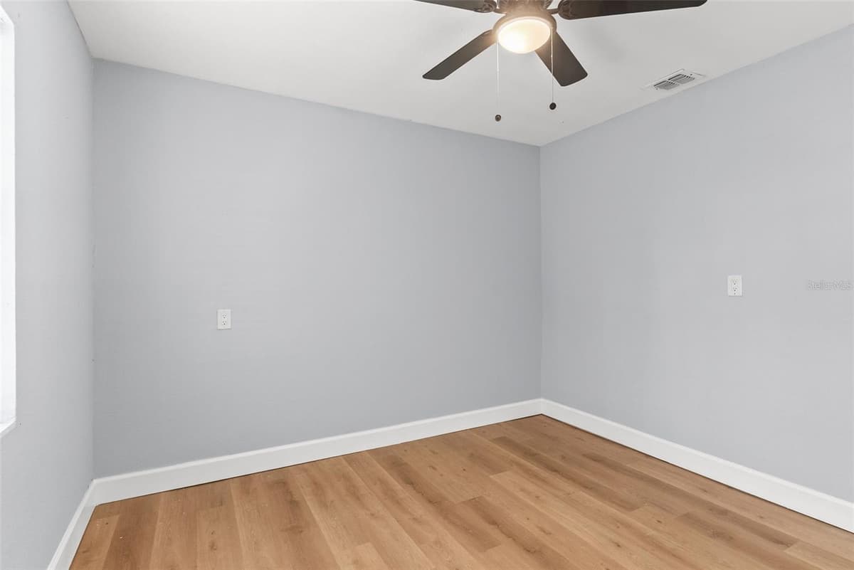 606 WIGGINS ROAD — photo 16 of 33