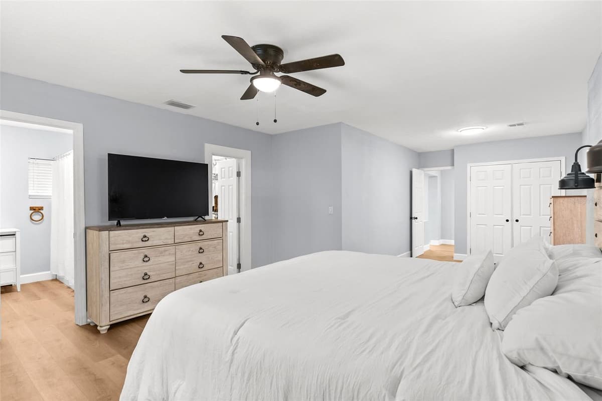 606 WIGGINS ROAD — photo 10 of 33