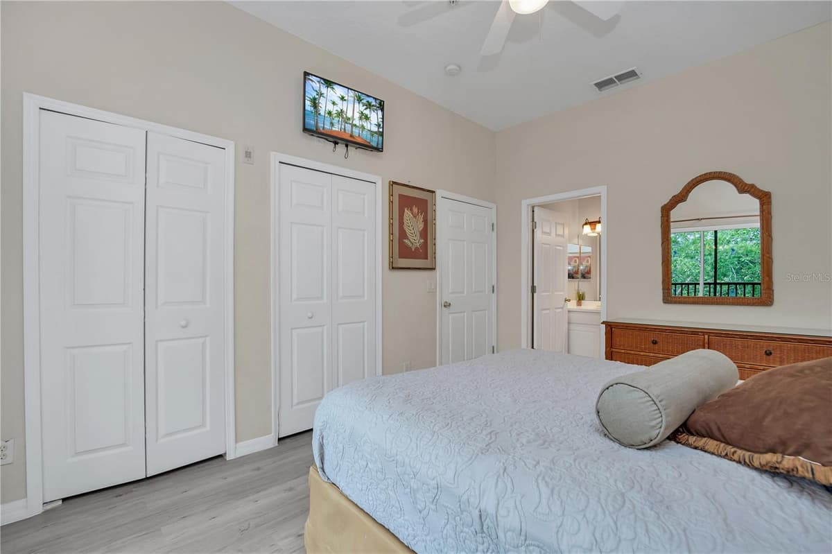514 LUCAYA LOOP — photo 10 of 20