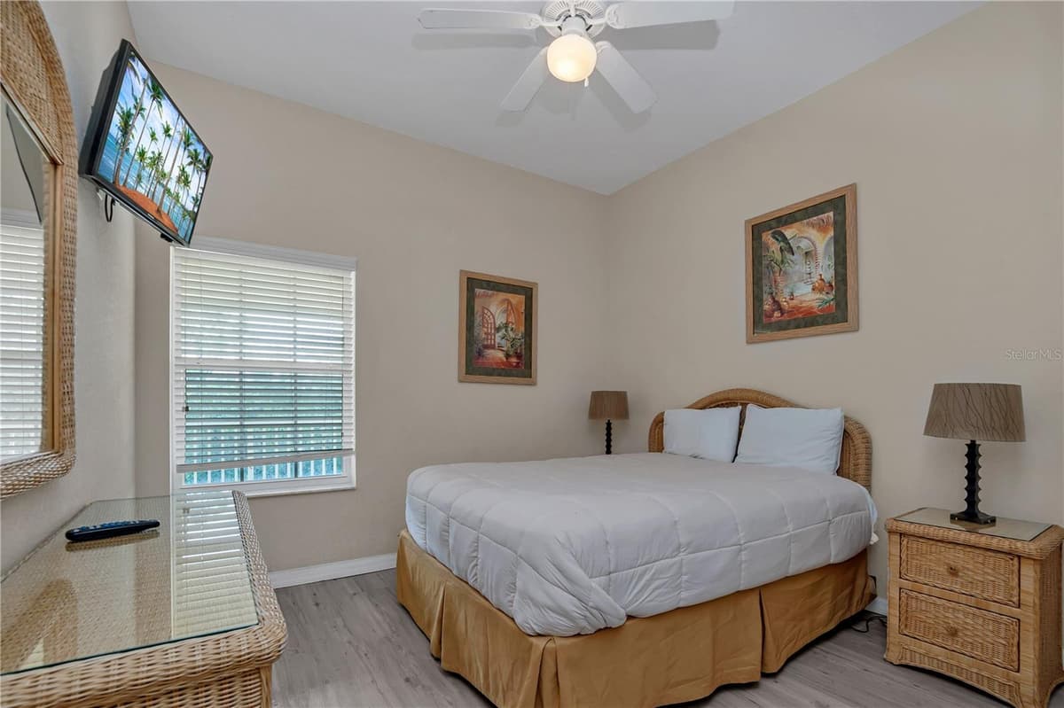 514 LUCAYA LOOP — photo 12 of 20