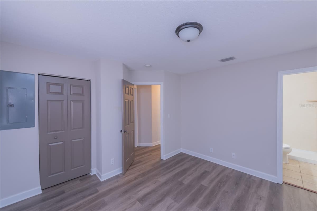 445 WALNUT STREET — photo 20 of 23