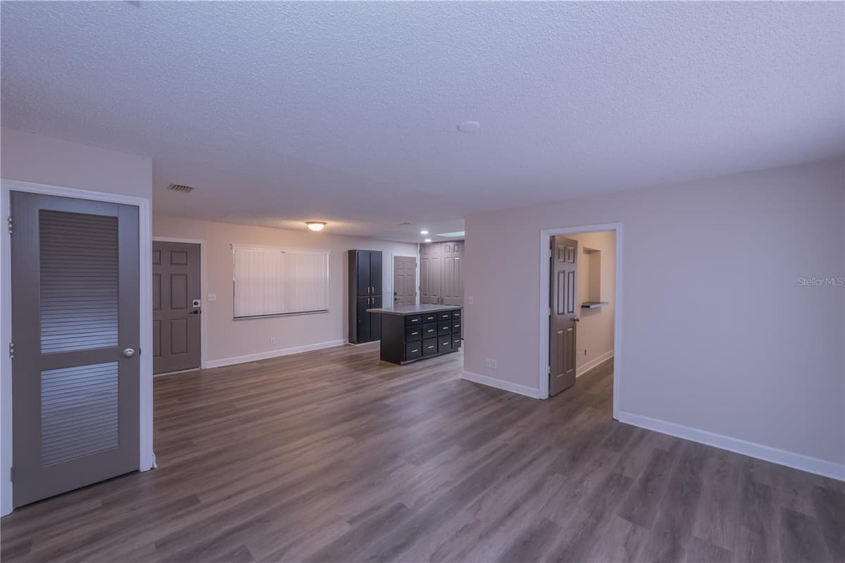 445 WALNUT STREET — photo 8 of 23