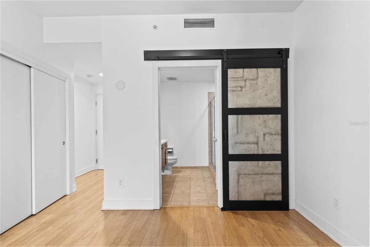 1120 KENNEDY BOULEVARD — photo 6 of 40