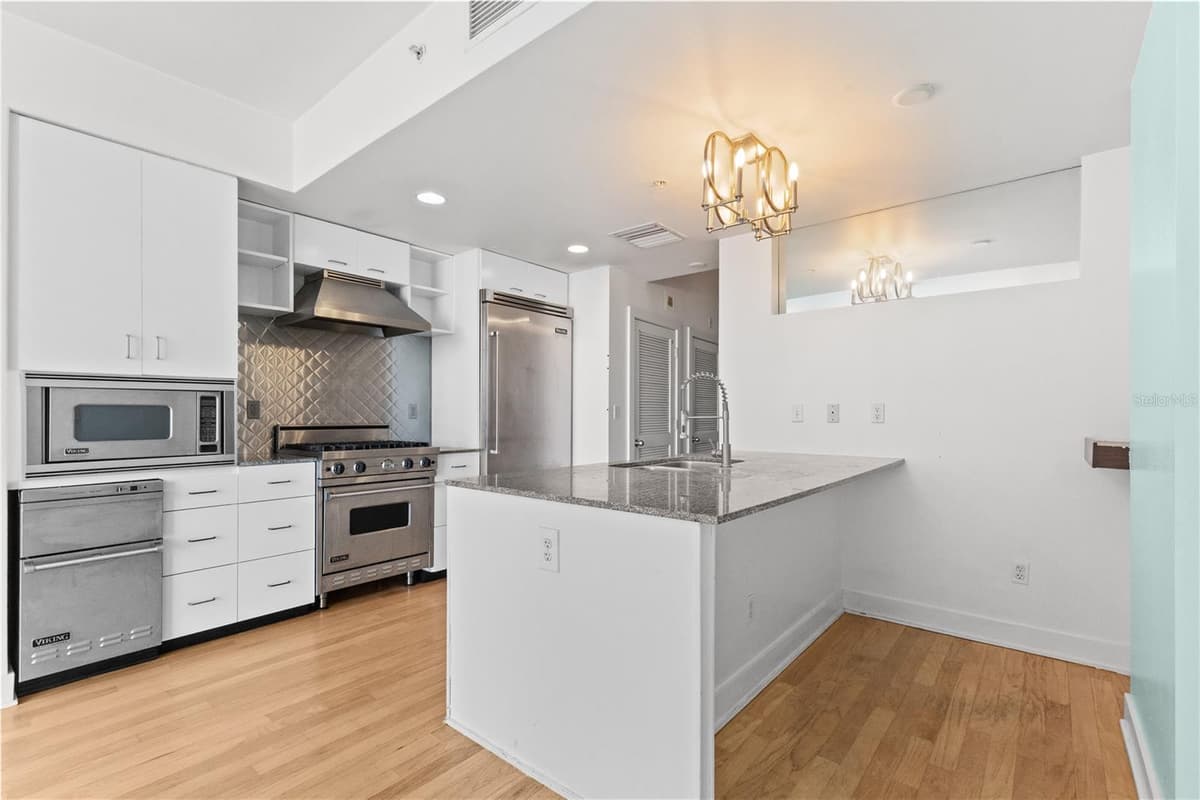 1120 KENNEDY BOULEVARD — photo 20 of 40