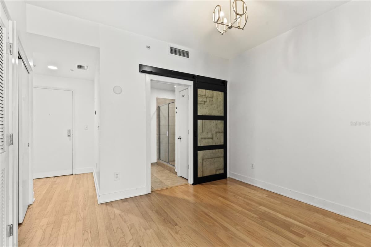 1120 KENNEDY BOULEVARD — photo 4 of 40