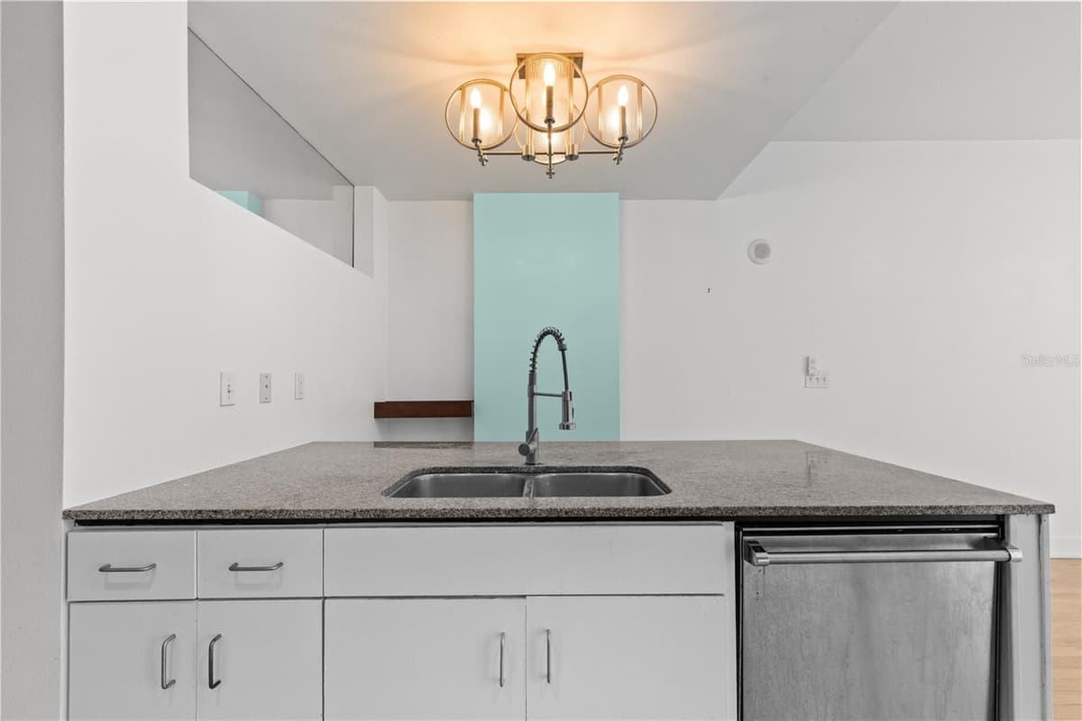1120 KENNEDY BOULEVARD — photo 13 of 40