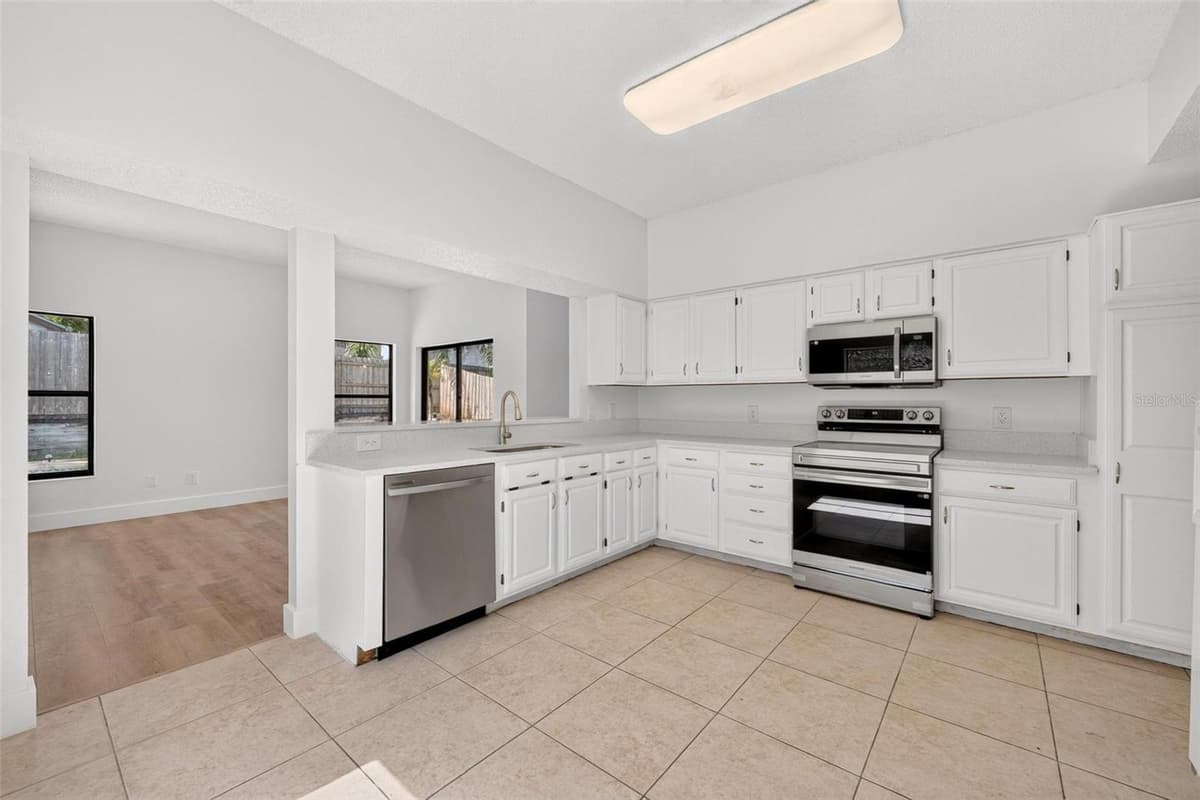 648 BIRGHAM PLACE — photo 8 of 89
