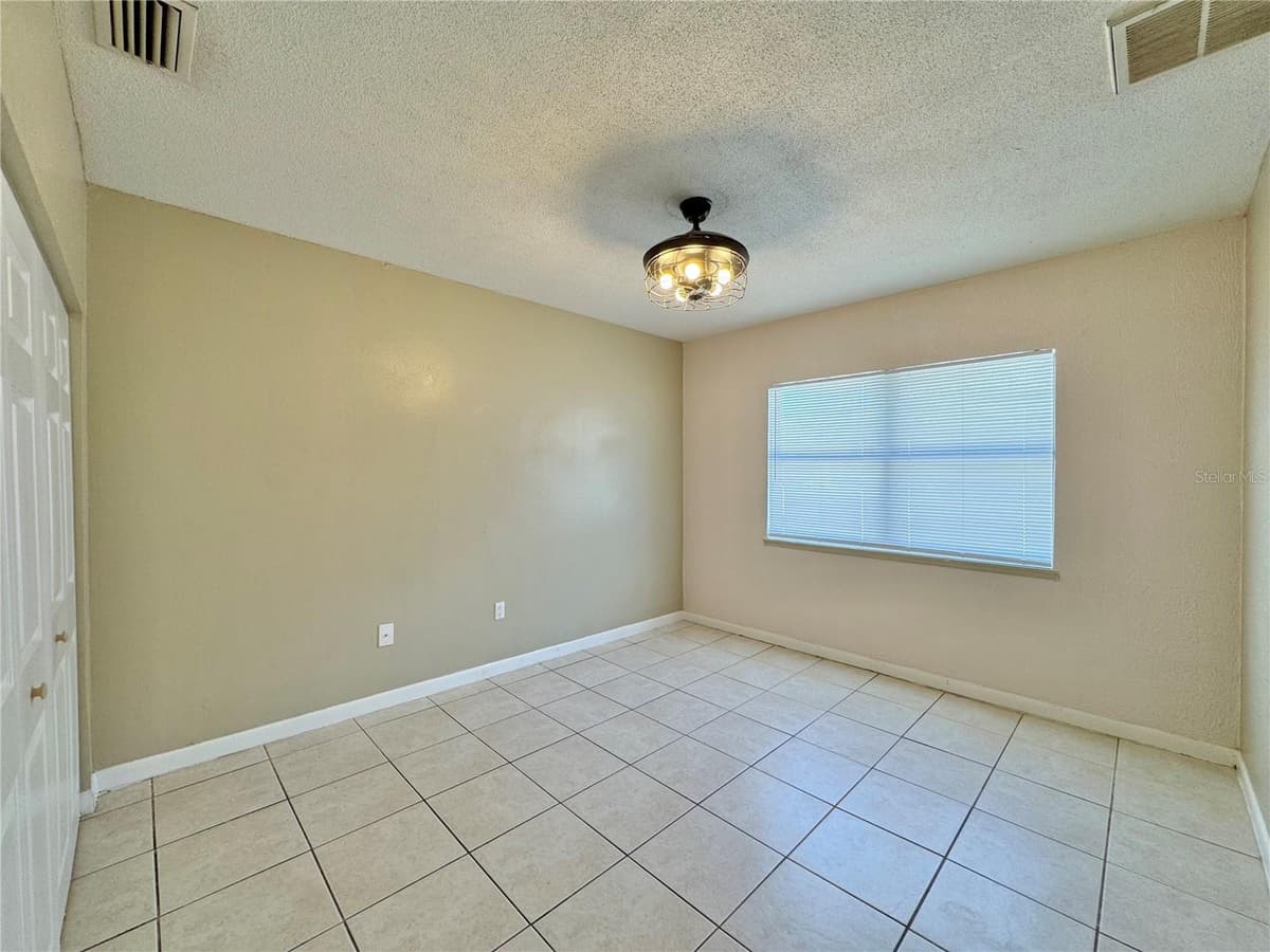 506 THOMAS AVENUE — photo 26 of 36