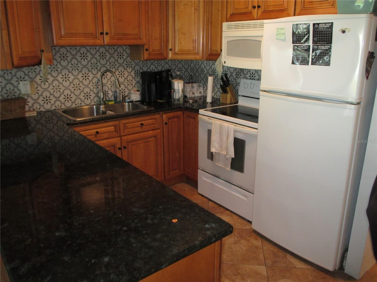 1441 ATLANTIC AVENUE — photo 4 of 18