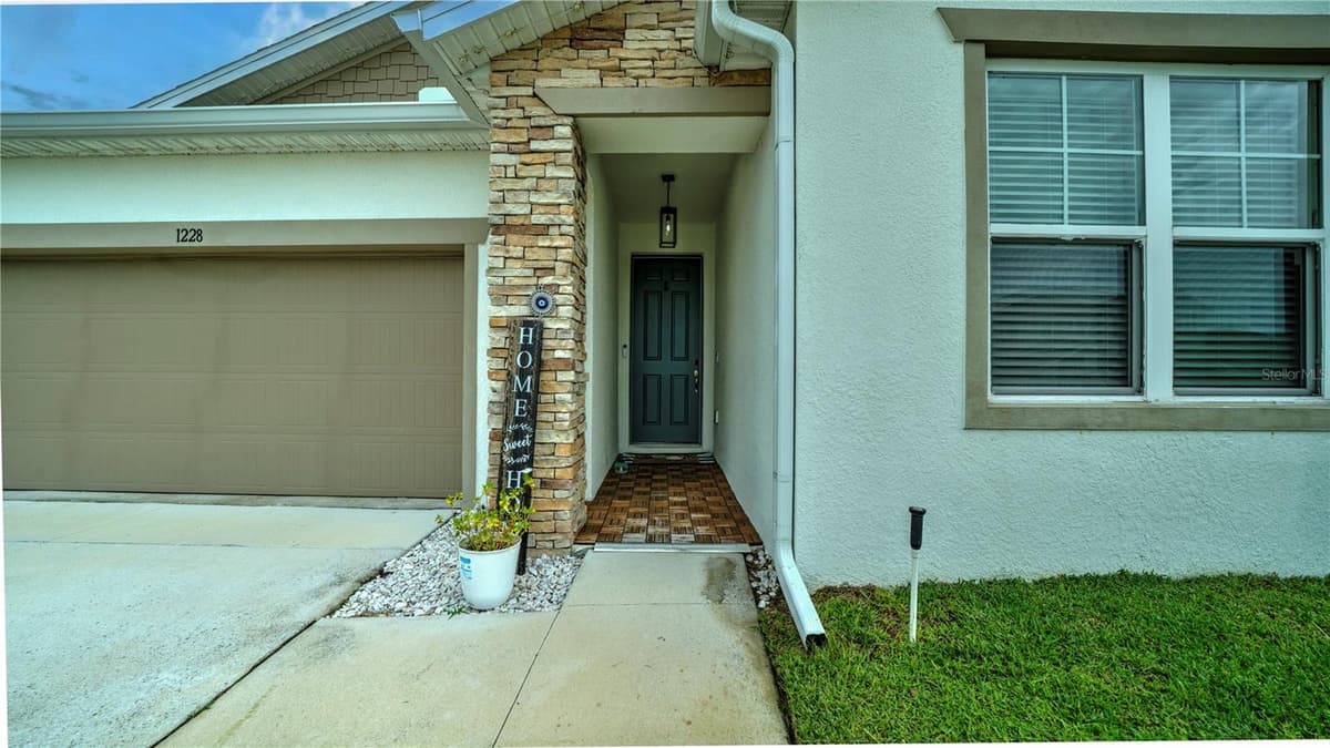 1228 MATTIE POINTE BOULEVARD — photo 7 of 45