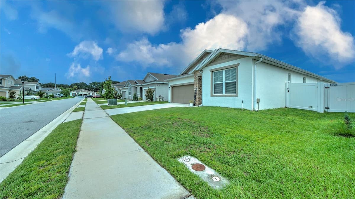 1228 MATTIE POINTE BOULEVARD — photo 3 of 45
