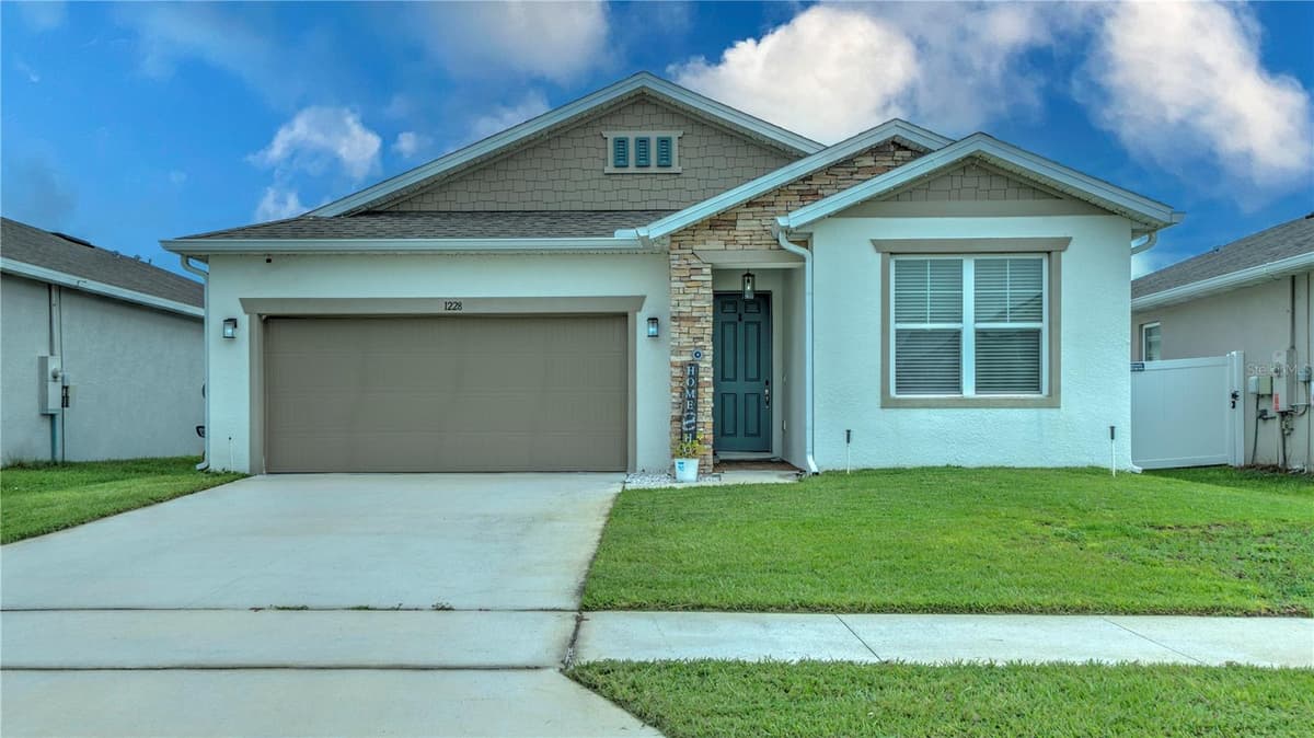 1228 MATTIE POINTE BOULEVARD — photo 1 of 45