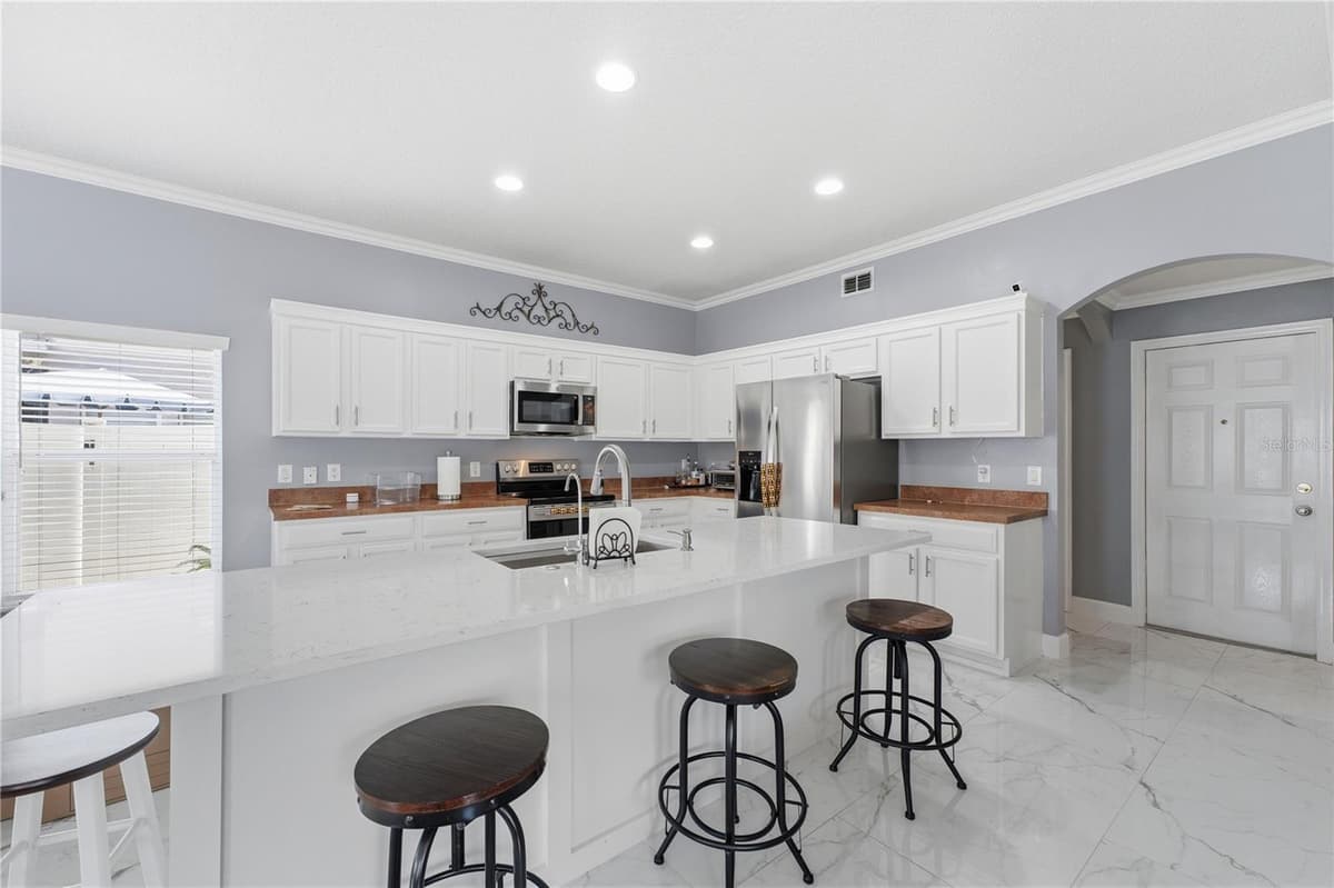 10114 OAK CREST ROAD — photo 14 of 45