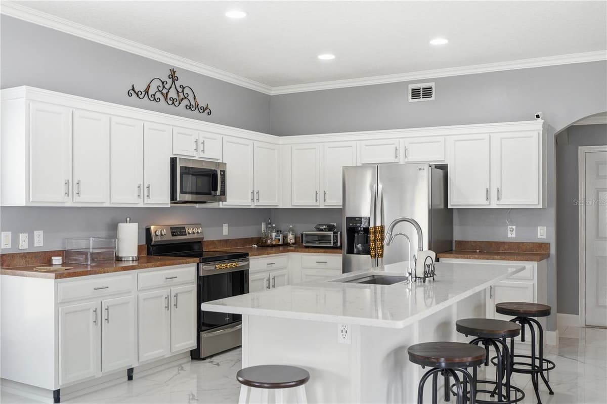 10114 OAK CREST ROAD — photo 13 of 45