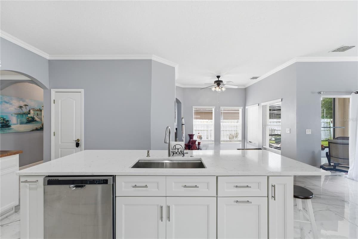 10114 OAK CREST ROAD — photo 15 of 45