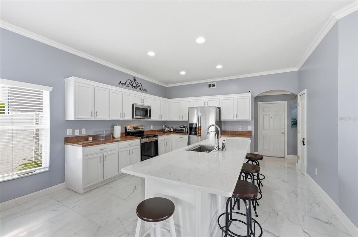 10114 OAK CREST ROAD — photo 12 of 45