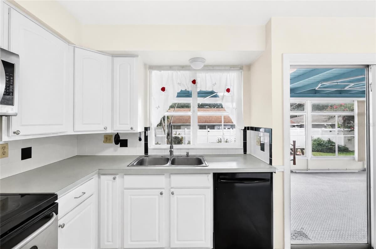 118 BROWNING CIRCLE — photo 14 of 58
