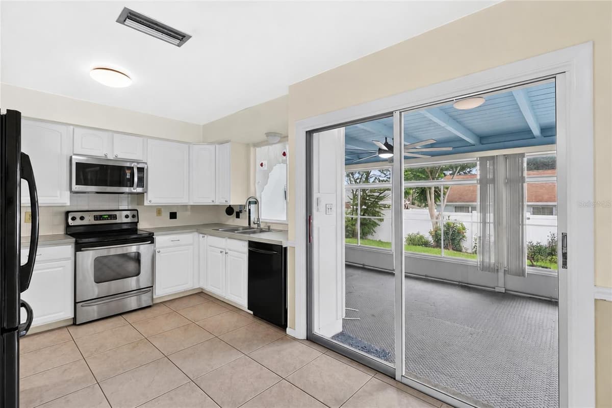 118 BROWNING CIRCLE — photo 13 of 58