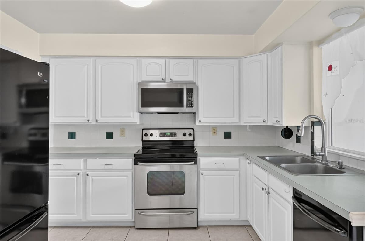 118 BROWNING CIRCLE — photo 15 of 58