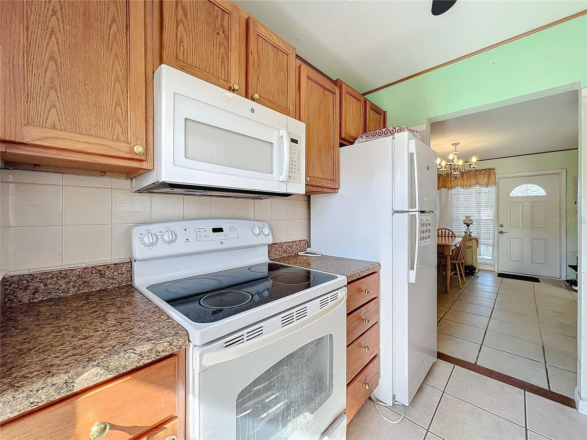 8333 HERBISON AVENUE — photo 4 of 22