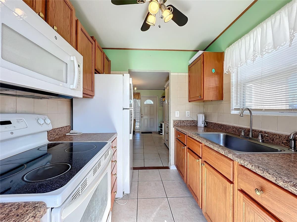 8333 HERBISON AVENUE — photo 5 of 22