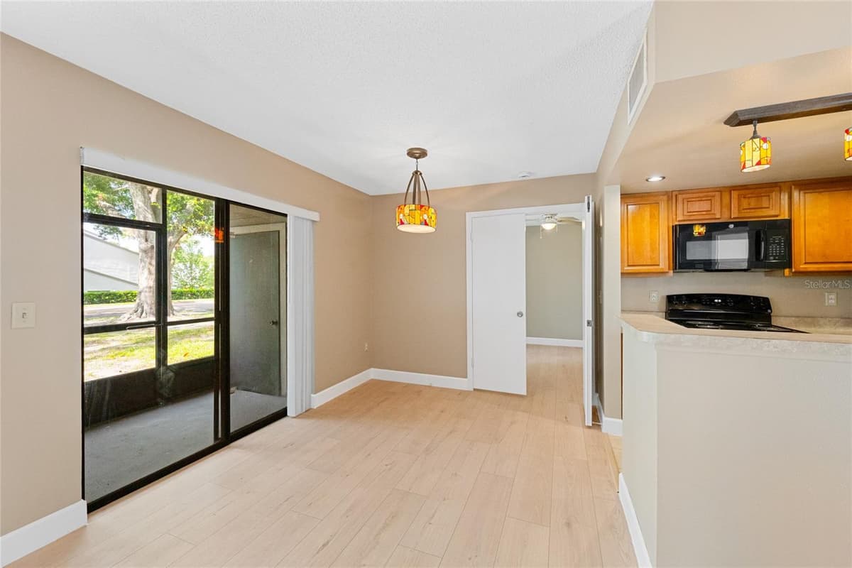 543 SUN RIDGE PLACE — photo 5 of 27