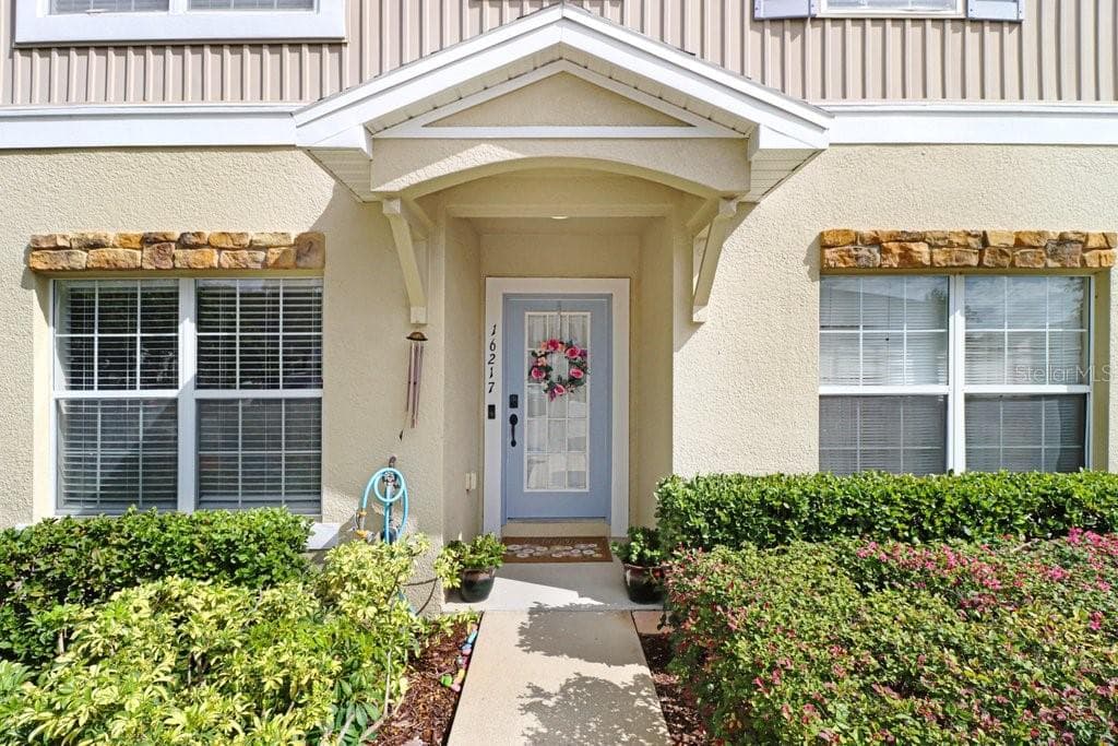 16217 SWAN VIEW CIRCLE — photo 2 of 28