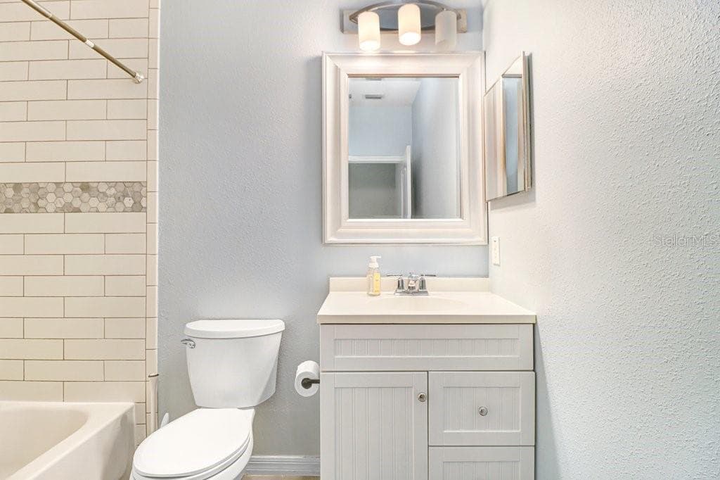 16217 SWAN VIEW CIRCLE — photo 24 of 28