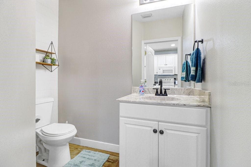 16217 SWAN VIEW CIRCLE — photo 13 of 28