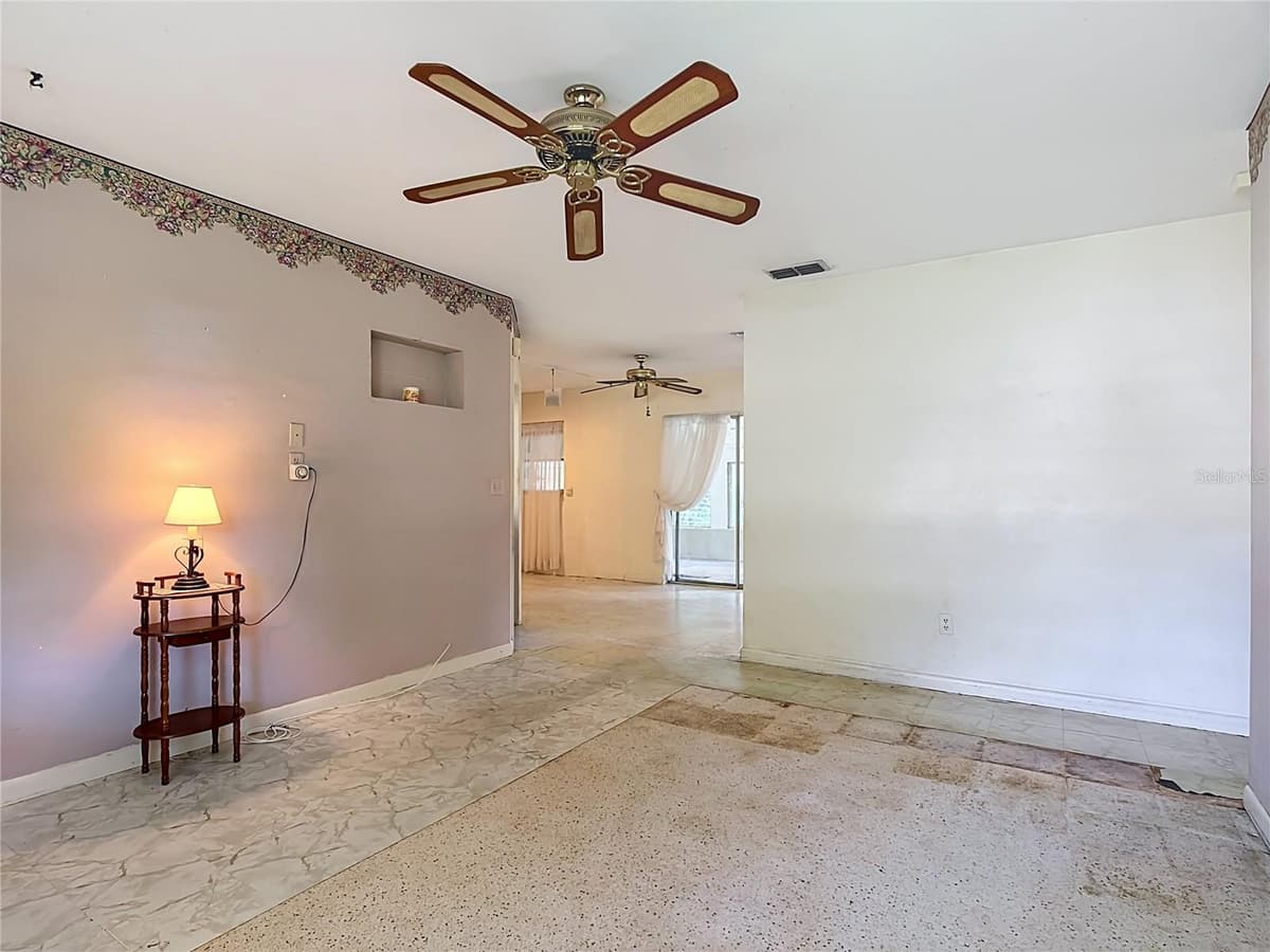 220 PINEHURST DR — photo 9 of 44