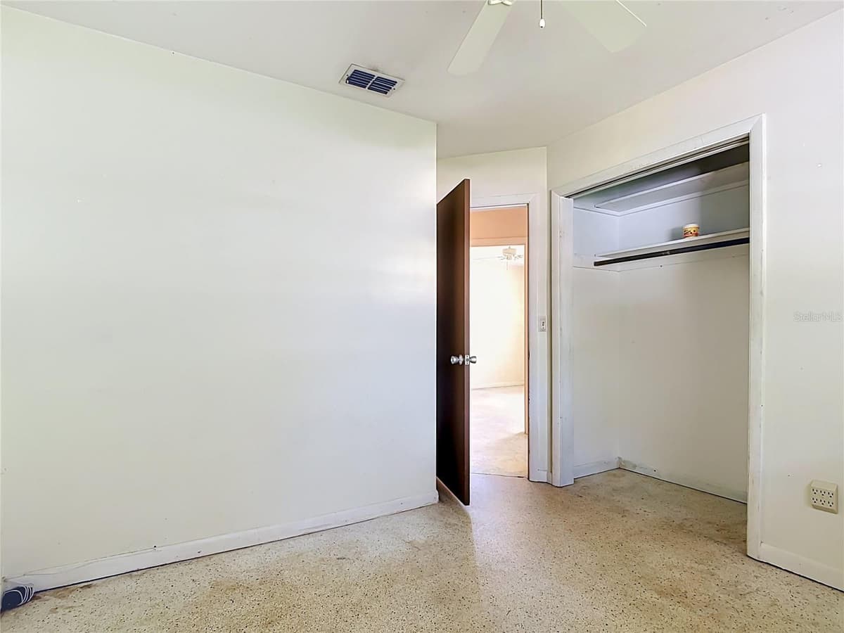 220 PINEHURST DR — photo 18 of 44