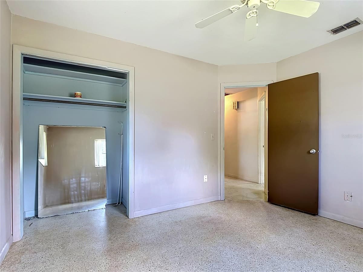 220 PINEHURST DR — photo 21 of 44