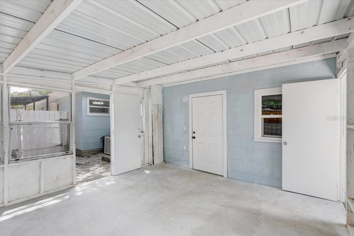 2901 DR MARTIN LUTHER KING JR STREET — photo 13 of 48