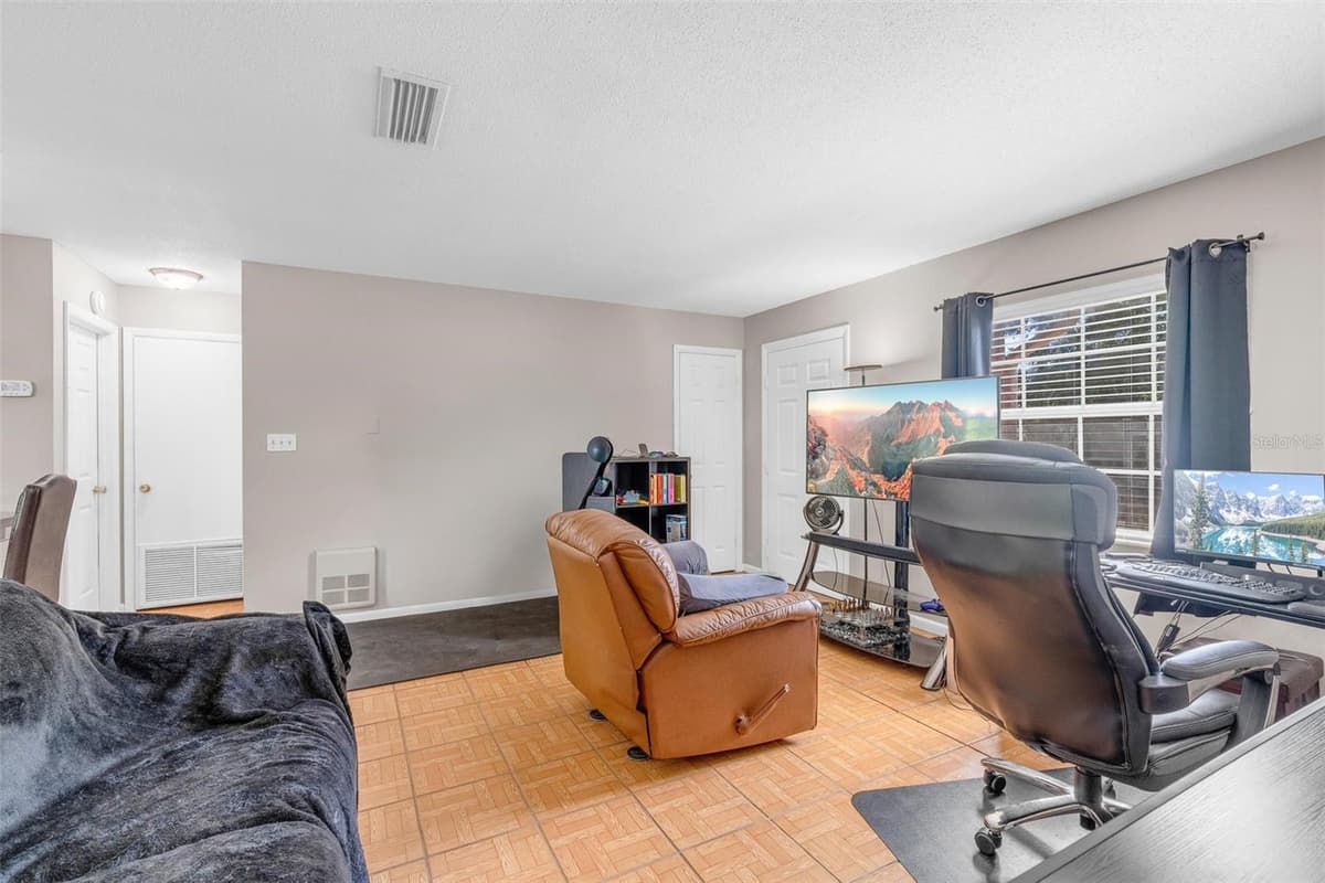 2510 DRIFTWOOD DRIVE — photo 6 of 43