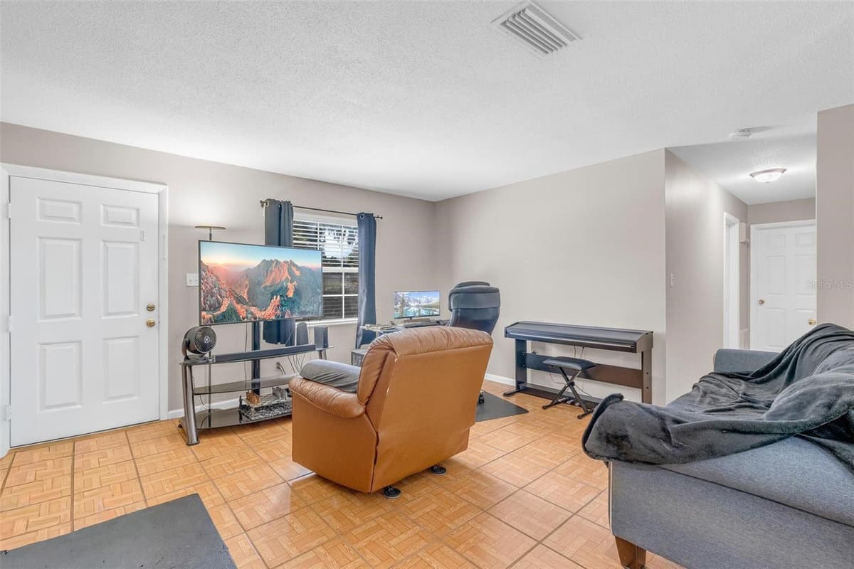 2510 DRIFTWOOD DRIVE — photo 5 of 43