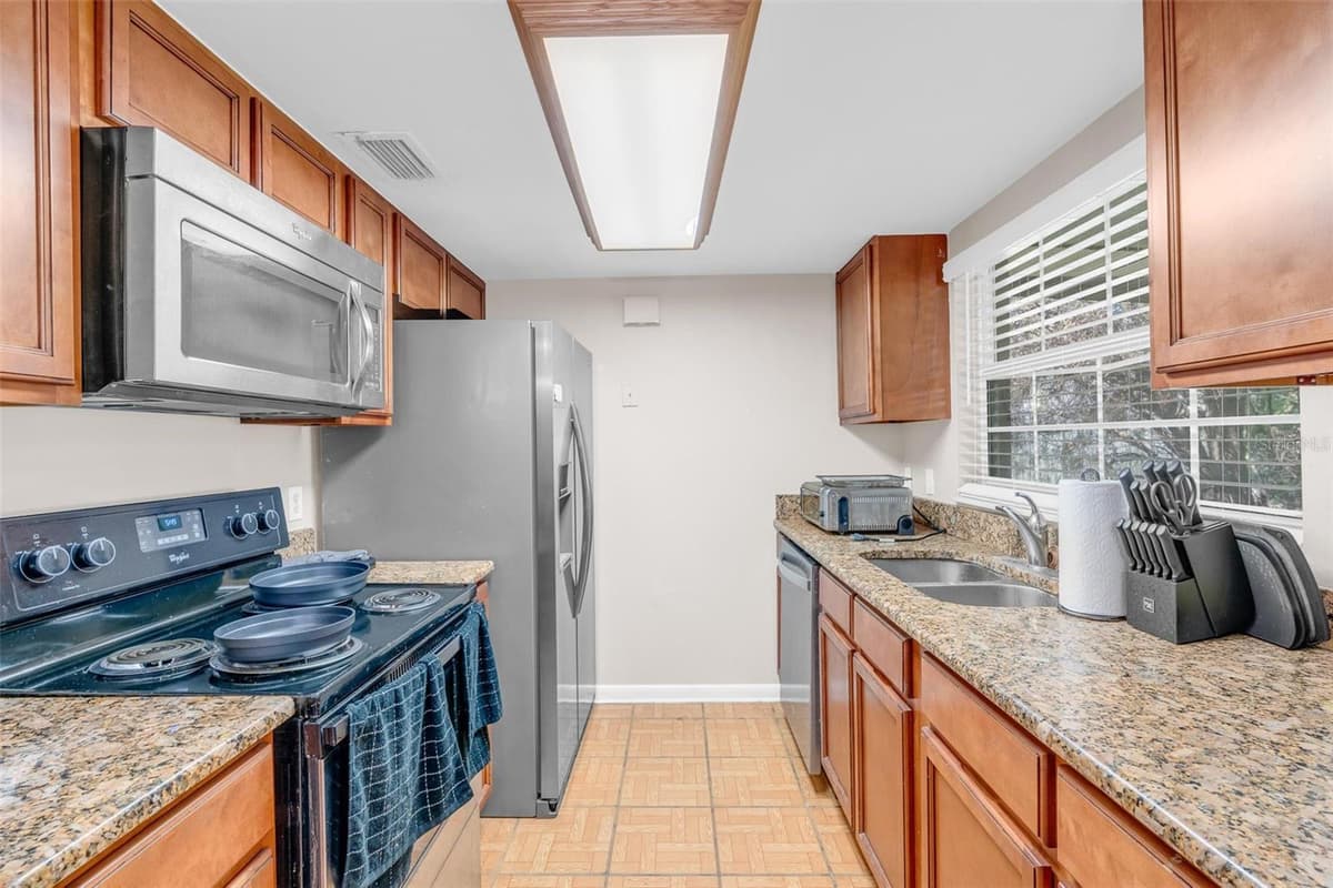 2510 DRIFTWOOD DRIVE — photo 10 of 43