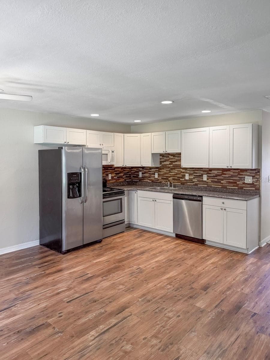 470 FOREST AVENUE — photo 4 of 32