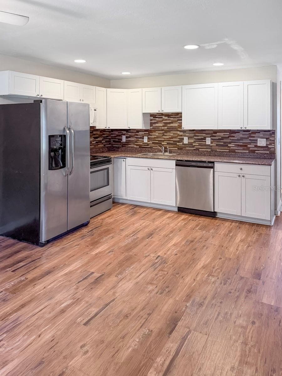 470 FOREST AVENUE — photo 3 of 32