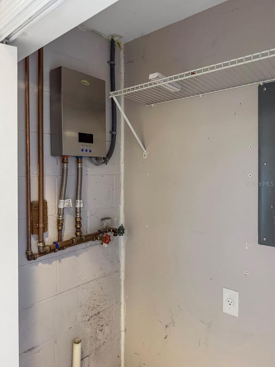 470 FOREST AVENUE — photo 19 of 32