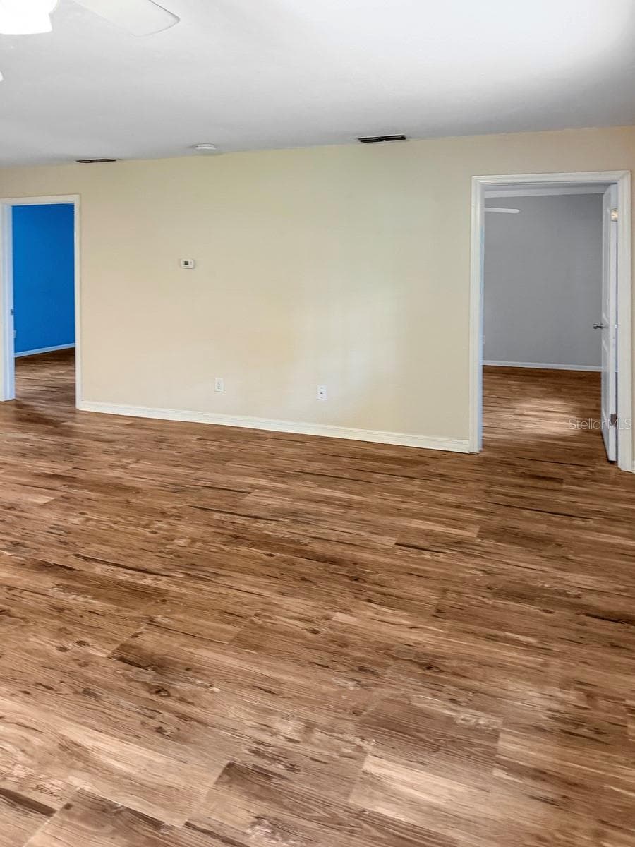 470 FOREST AVENUE — photo 7 of 32