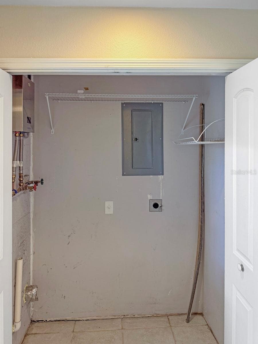 470 FOREST AVENUE — photo 18 of 32