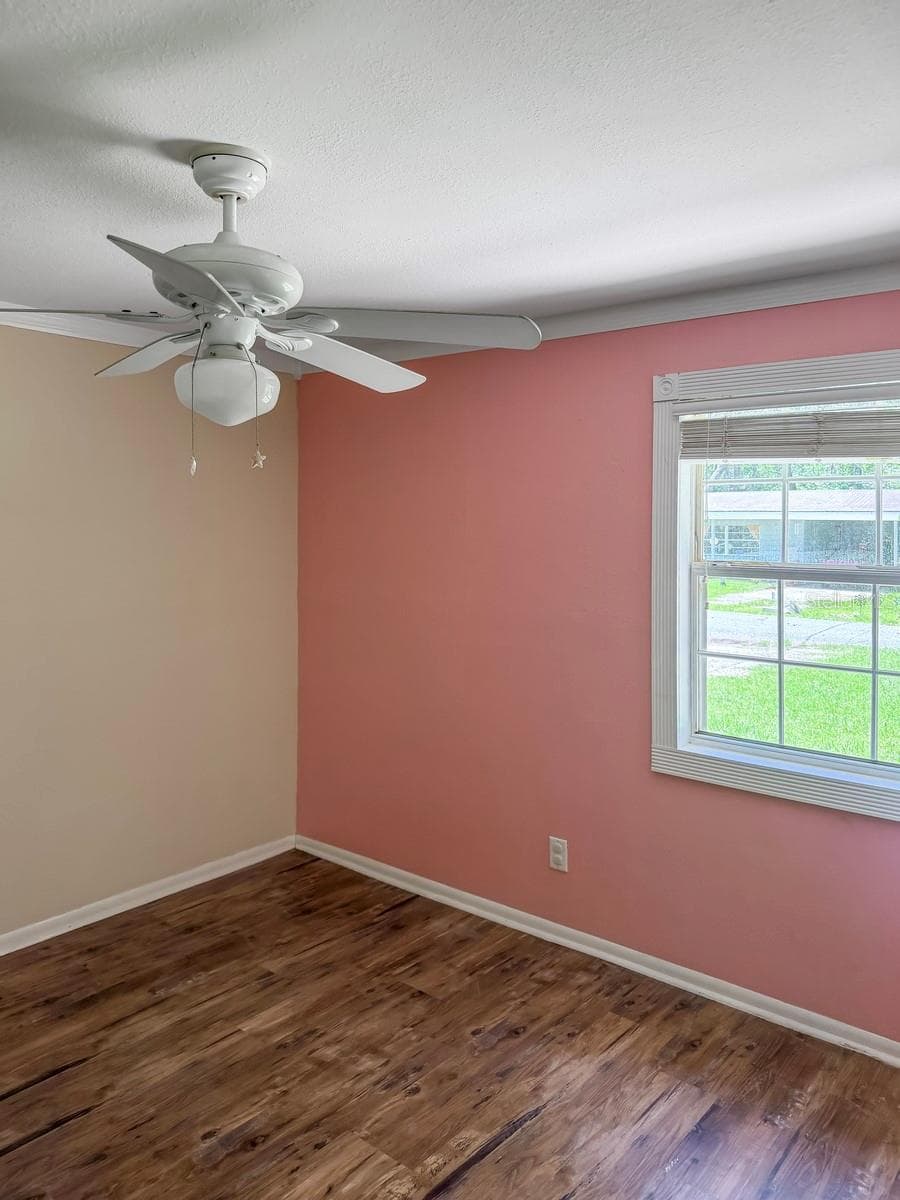 470 FOREST AVENUE — photo 12 of 32
