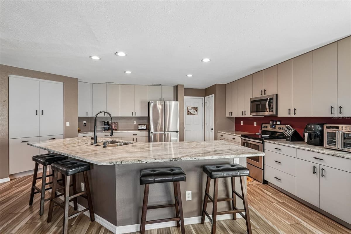 2279 MISTLETO LANE — photo 4 of 48