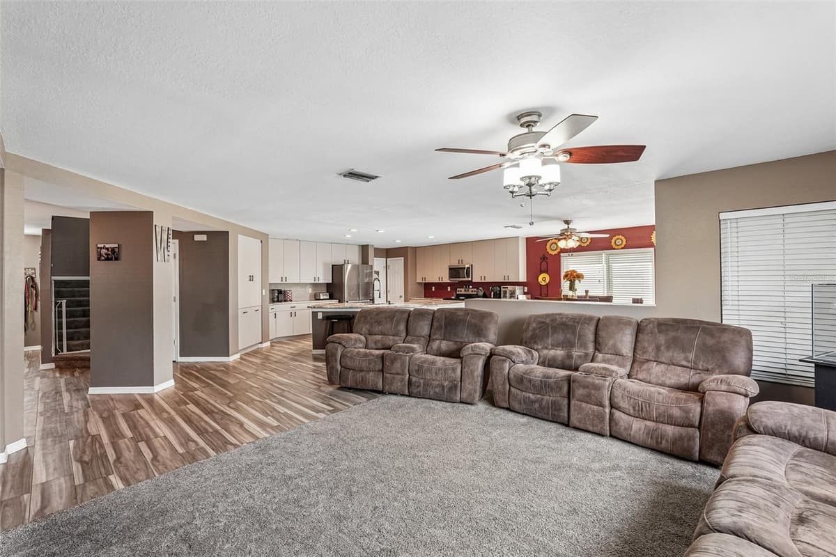 2279 MISTLETO LANE — photo 8 of 48